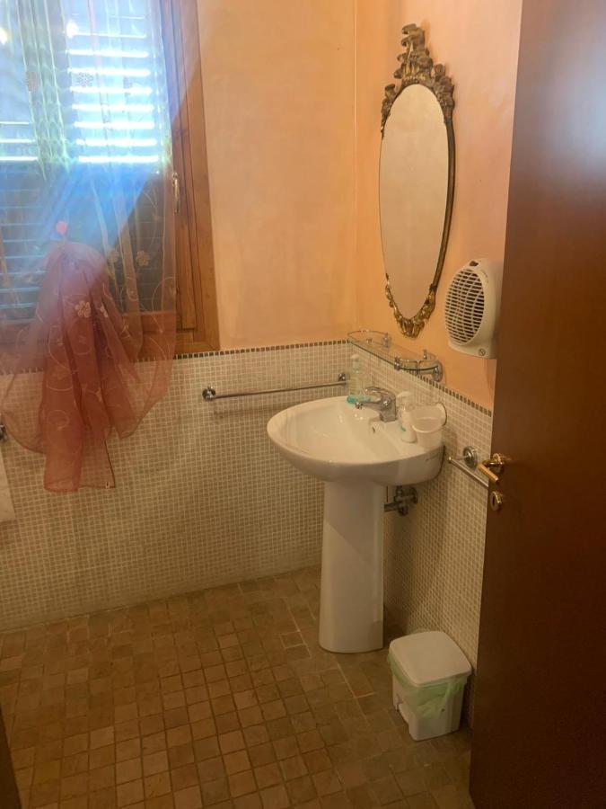 B&B Dal Fiocinino Comacchio Exterior photo